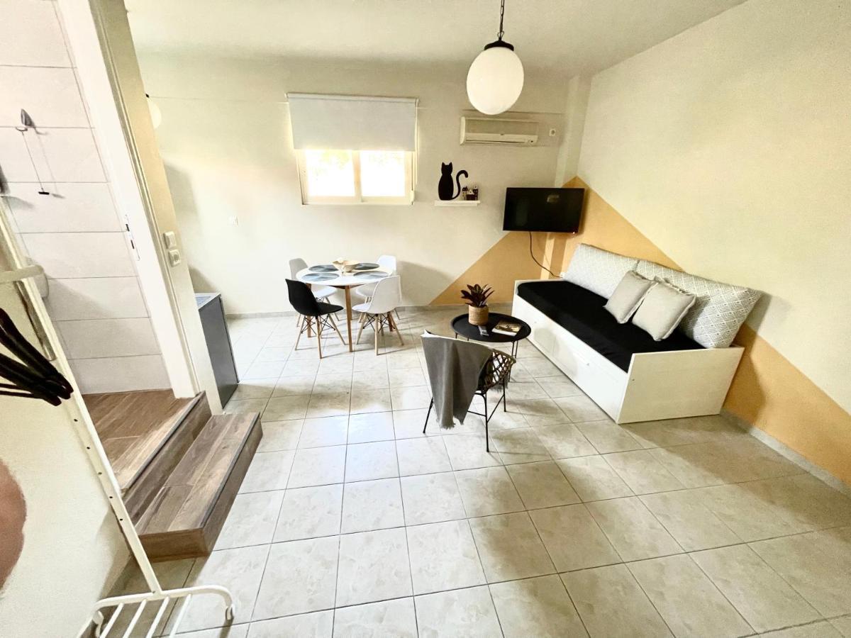 Sofi'S Apartments Каламата Екстериор снимка